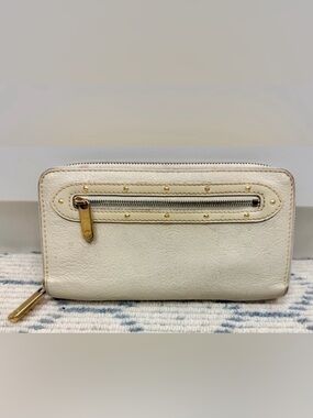 LOUIS VUITTON Vintage Y2K Suhali Cream Leather Zippy Wallet Clutch W/ Gold Studz